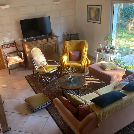 La Maison Rose لو بورغ