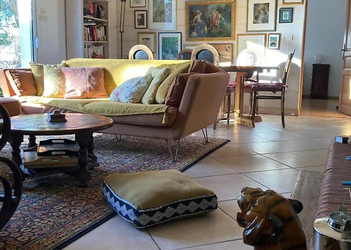 La Maison Rose بيت للعطل *