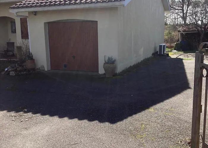La Maison Rose بيت للعطل *