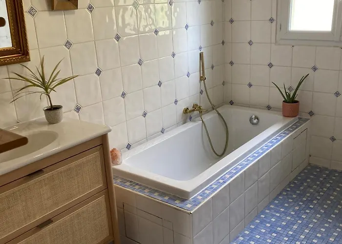 La Maison Rose لو بورغ